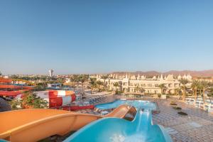 Pickalbatros Aqua Blu Sharm El Sheikh内部或周边的泳池