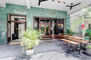 Restoran atau tempat lain untuk makan di Nan Nan