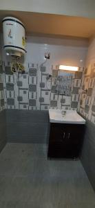 Kuchyň nebo kuchyňský kout v ubytování Hotel Sara PVT LTD