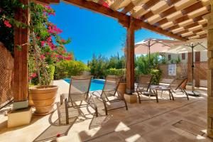 Bazén v ubytování 2 bedroom Apartment Eros with private pool and garden, Aphrodite Hills Resort nebo v jeho okolí