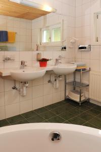 Phòng tắm tại Brücklmeier Ferienwohnungen