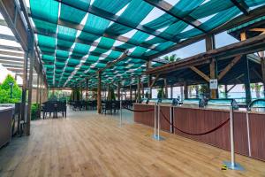 En restaurant eller et andet spisested på Royal Atlantis Beach