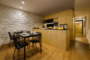 Kuchyň nebo kuchyňský kout v ubytování Viseu Ryokan - Hospedaria Japonesa & SPA