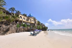 Afbeelding uit fotogalerij van Bahari Beach Hotel in Mombasa