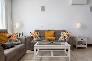 A seating area at Malvasia 22