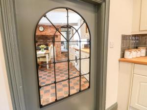 Gallery image of Buttercross Cottage in Rugeley