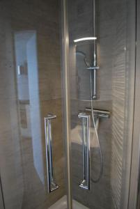 Vannituba majutusasutuses Ankerplatz mit Meerblick, Strand & Hansapark nah, kostenlosen Parken, Pool