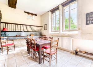 Ruang duduk di Nunki, Maison de campagne avec grand jardin