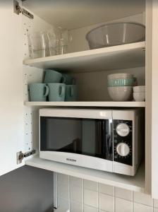 Küche/Küchenzeile in der Unterkunft FEWO "Rabennest " Gemütliche Wohnung nahe Rabensteinklinikum - kein separates Schlafzimmer, Studiowohnung