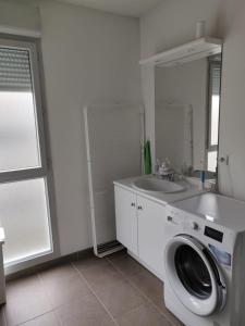Salle de bains dans l'établissement Le Gaïa - Joli appartement au calme 10min du centre de Lyon