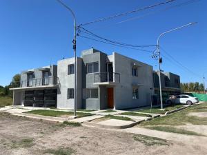 Photo de la galerie de l'établissement Departamento 2 habitaciones planta baja Hasta 4 huéspedes, à Tunuyán