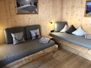 Posezení v ubytování Ferienhütten Lechtal Chalets