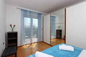 Кровать или кровати в номере Starry Night - Smart TV, Extra big bed, big bathtub, private parking, sea view, WIFI, 2bedrooms