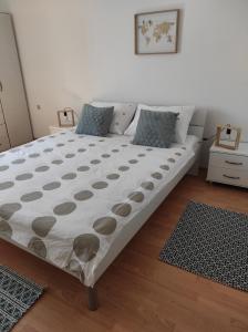 Posteľ alebo postele v izbe v ubytovaní Sunny apartment in Rijeka