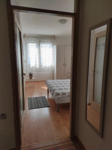 Posteľ alebo postele v izbe v ubytovaní Sunny apartment in Rijeka