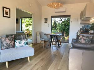 Gallery image of The Bay House Beachfront Accommodation in Cape Foulwind