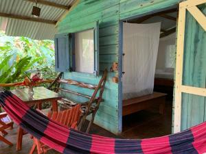 Posezení v ubytování ENSUEÑOS miskita house