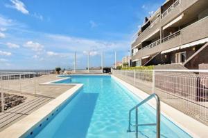 Basen w obiekcie Costa Isora Frontline & Pool By Paramount Holidays lub w pobliżu