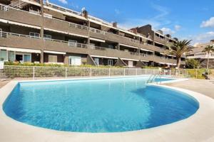 Basen w obiekcie Costa Isora Frontline & Pool By Paramount Holidays lub w pobliżu