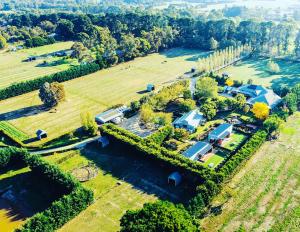 Gallery image of Farm Stay MAPLE Cottage at Wilindi Estate in Tyabb