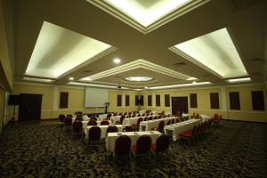 The business area and/or conference room at Anemon Grand Manisa Otel