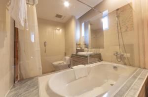 Baðherbergi á Vietsovpetro Hotel Dalat