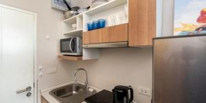 Dapur atau dapur kecil di Zcape2 Condominium
