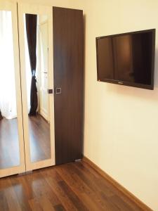 TV a/nebo společenská místnost v ubytování Budapest Suites