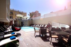 Бассейн в Moon Dreams Torremolinos - Adults Recommended или поблизости