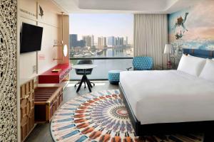 Postel nebo postele na pokoji v ubytování Hotel Indigo Dubai Downtown by IHG