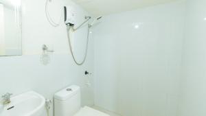 Gallery image of Skyleigh Apartelle by RedDoorz in Iloilo City