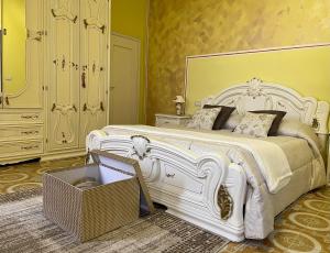 A bed or beds in a room at La Valle dei Vigher