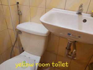 Koupelna v ubytování RYJ's Inn