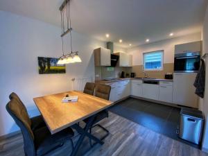 Η κουζίνα ή μικρή κουζίνα στο Ferienhaus Sterneneifel