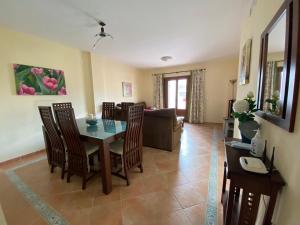 Posedenie v ubytovaní CostaEsuri Vacaciones (Casa Marina)