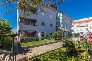 Το κτήριο όπου στεγάζεται  το διαμέρισμα