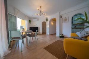Posezení v ubytování HomeHolidaysRentals Eiffel - Costa Barcelona
