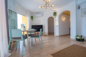 Posezení v ubytování HomeHolidaysRentals Eiffel - Costa Barcelona
