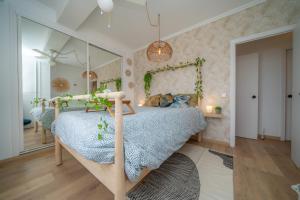Postel nebo postele na pokoji v ubytování HomeHolidaysRentals Eiffel - Costa Barcelona