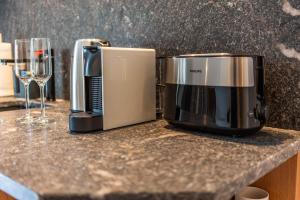 Coffee and tea making facilities at Studio Alpendomizil Ahorn
