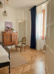 Posedenie v ubytovaní Romantic apartment in the city centre