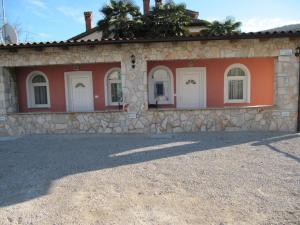 Tòa nhà nơi căn hộ tọa lạc