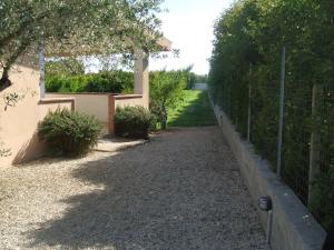 A garden outside Casa vacanze Barvis