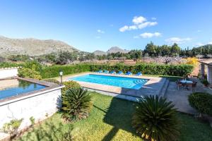 Der Swimmingpool an oder in der Nähe von Fontxica