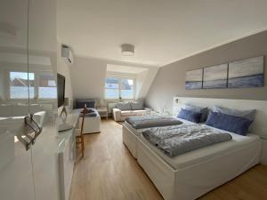 Ένα ή περισσότερα κρεβάτια σε δωμάτιο στο Hotel zur Bever