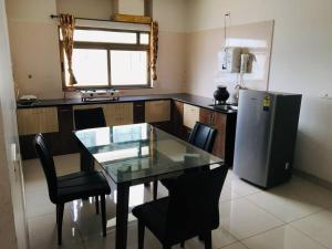 Η κουζίνα ή μικρή κουζίνα στο Sky High at Blue Ridge 22nd Floor-Standard Bedroom