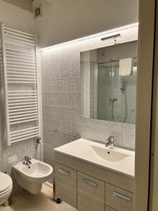 A bathroom at Villa Giotto Luxury Suite & Apartments