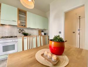 Köök või kööginurk majutusasutuses CasaViva - Central Beautiful Bilo in Santa Margherita L.