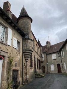 Galeriebild der Unterkunft La Maison Bleue in Préveranges