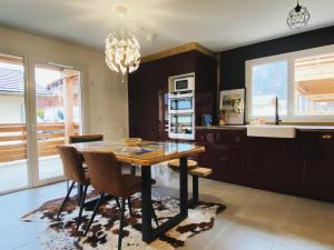 Fotografie z fotogalerie ubytování Apartment One v destinaci Verchaix + 27 fotografií